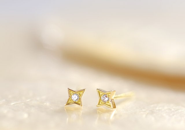 K18 diamond pierced earrings K18 ダイヤモンド　ピアス twinkle