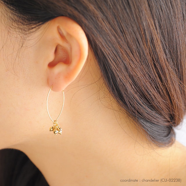 K18 pierced earrings elegant leaf hoop