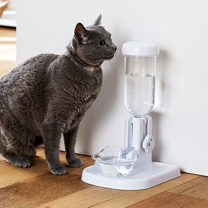 Bonbi ボンビ ラクリアスタンド 猫用 犬用 ペット用 給水器 自動 お手入れ簡単 ホワイト クリア 白 透明 シンプル おしゃれ 電気不要