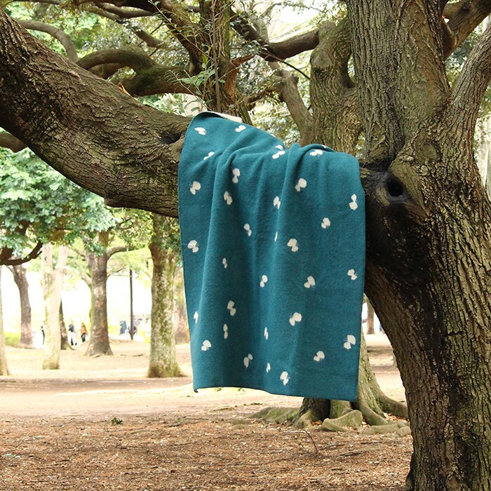 KLIPPAN クリッパン【正規取扱店】 ウール シングルブランケット CHOUCHO  スローケット 厚手 毛布 高級 おしゃれ 北欧 肩掛け ギフト プレゼント ミナペルホネン  