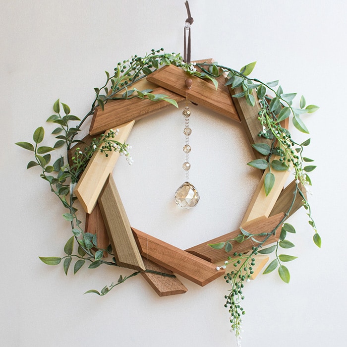 Oak Village オークヴィレッジ 寄木のリース おしゃれ クリスマス リース 木製リース お正月飾り インテリア 室内 小さい