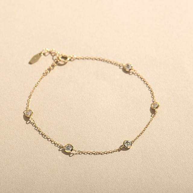 K18 diamond bracelet liberty station