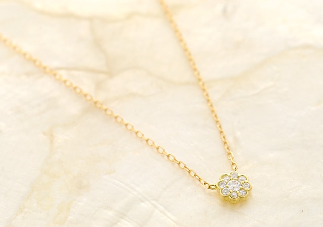 K18 diamond necklace cotton