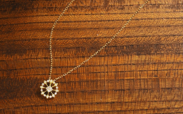 K18 diamond necklace idea