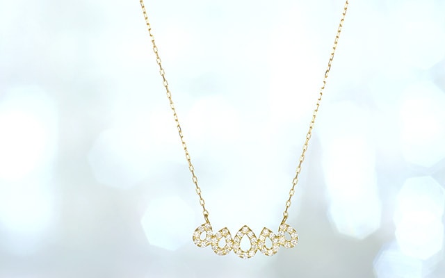 K18 diamond necklace five drops