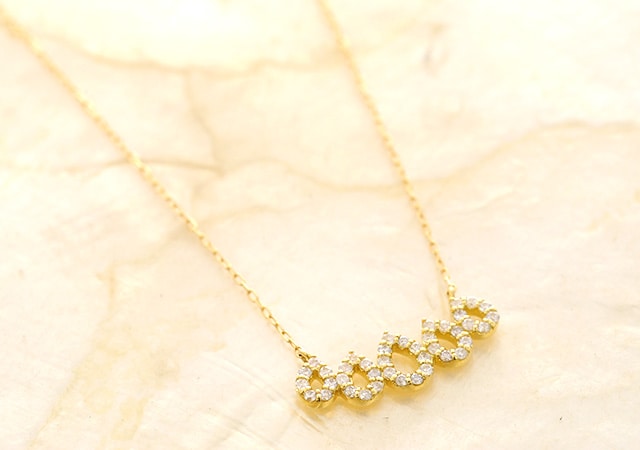 K18 diamond necklace five drops