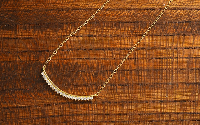 K18 diamond necklace