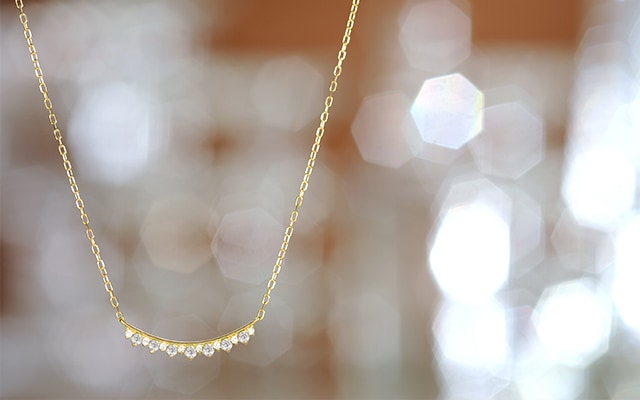 K18 diamond necklace