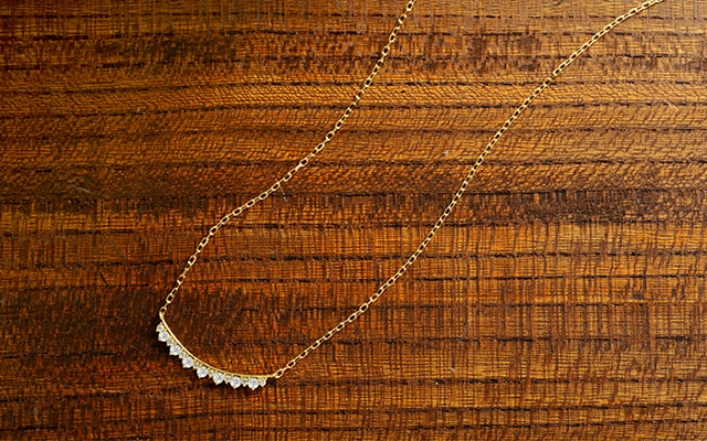 K18 diamond necklace