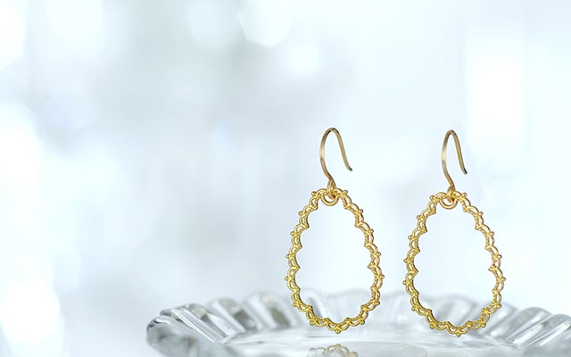 K18 pierced earrings drop lace