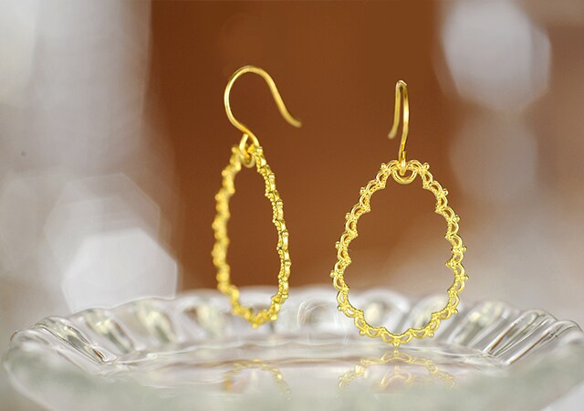 K18 pierced earrings drop lace