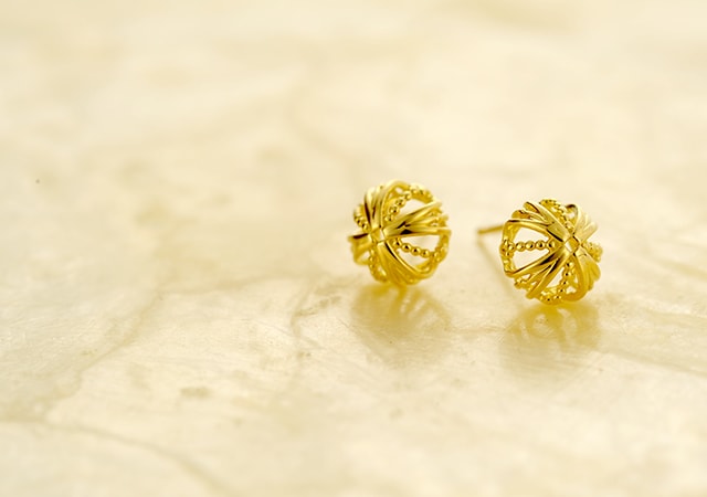 K18 pierced earrings dome