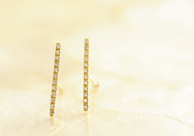K18 diamond pierced earrings straight