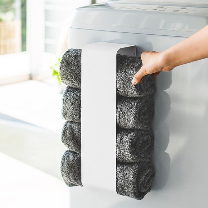 tower タワー マグネットバスタオルホルダー  バスタオル 収納 ラック マグネット タオルハンガー おしゃれ タオルホルダー スチール 白 黒  