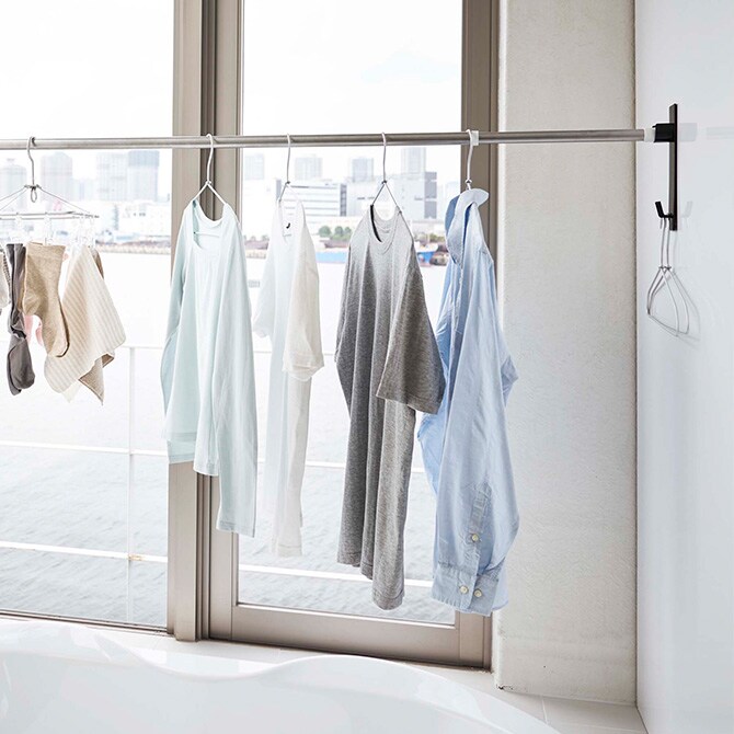 tower タワー マグネットバスルーム物干し竿ホルダー 2個組  物干し竿 ホルダー マグネット 浴室 室内干し 白 黒 フック シンプル おしゃれ  