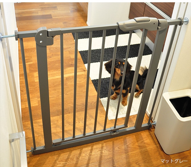 uminecco ウミネッコ ツヤ消し スチールゲート ペットゲート 突っ張り ペットフェンス セーフティゲート おしゃれ ドア付き 扉 脱走防止 シンプル かっこいい
