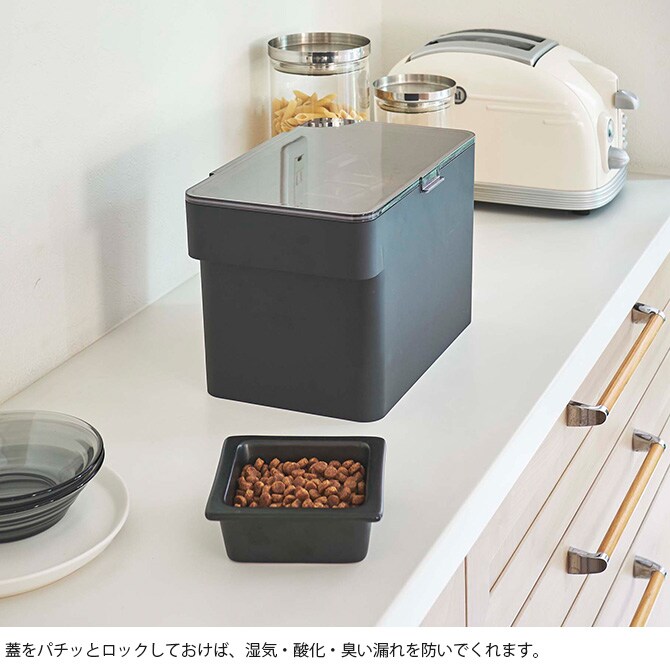 tower タワー 密閉ペットフードストッカー 3.5kg 計量カップ付き  ペットフード ストッカー 保存容器 密閉 おしゃれ 北欧 計量カップ 白 黒 ペット用品  