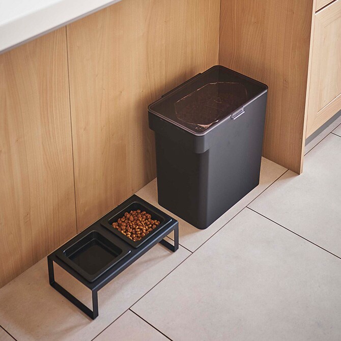 tower タワー 密閉ペットフードストッカー 6.5kg 計量カップ付き  ペットフード ストッカー 保存容器 密閉 おしゃれ 北欧 計量カップ 白 黒 ペット用品  