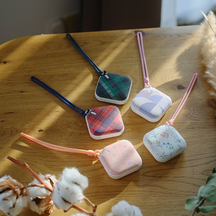 ELAiCE エレス LEDライト付き充電式カイロ イーカイロ カレ 25 カイロ 充電式 かわいい おしゃれ 携帯 ハンドウォーマー USB充電 電気カイロ 電子カイロ コンパクト 防寒グッズ ギフト プレゼント