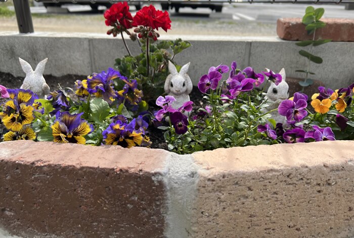 アンティーク 聞かざるウサギ ホワイト ガーデン 置物 うさぎ ラビット かわいい 飾り 動物 雑貨