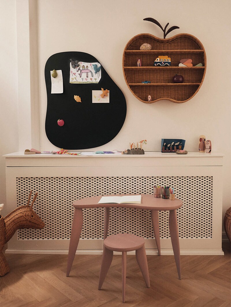 ferm LIVING ファームリビング 林檎の形の編み込みラタンシェルフ Apple Braided Shelf