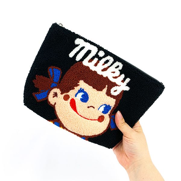 ペコちゃん ミルキー ペコちゃんさがら刺繍 ポーチ ブラック 　 　