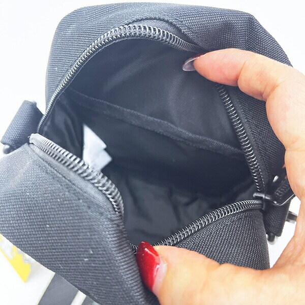 スヌーピー ジョークール 縦型ショルダーバッグ ブラック SNOOPY