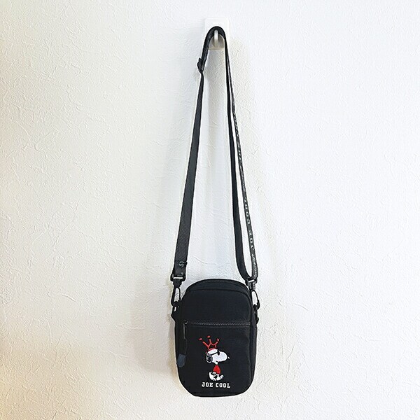 スヌーピー ジョークール 縦型ショルダーバッグ ブラック SNOOPY