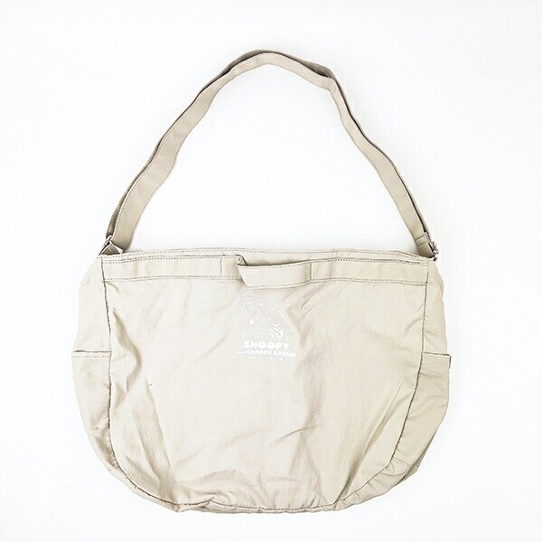 スヌーピー マザーズショルダーバッグ ベージュ PEANUTS 75th SNOOPY