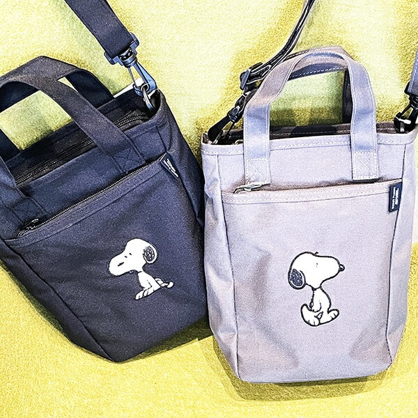 スヌーピー ミニ ボトルインショルダー 座り ショルダーバッグ かばん ブラック SNOOPY