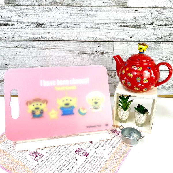 トイストーリー エイリアン カッティングボード PK エイリアンR キッチン ランチ まな板  ピンク グッズ