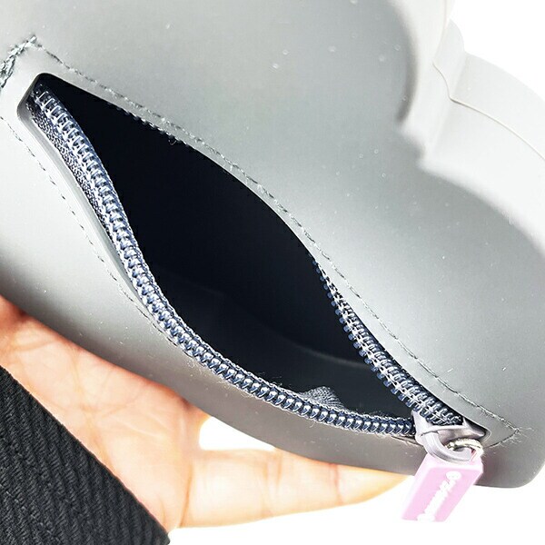 サンリオ クロミ＆バク はあとぎゅっ カラビナ付シリコンポーチ Sanrio