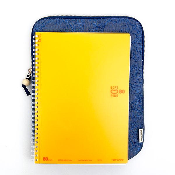 ムーミン キルティングブルー タブレットケース マルチケース 小物入れ 刺繍