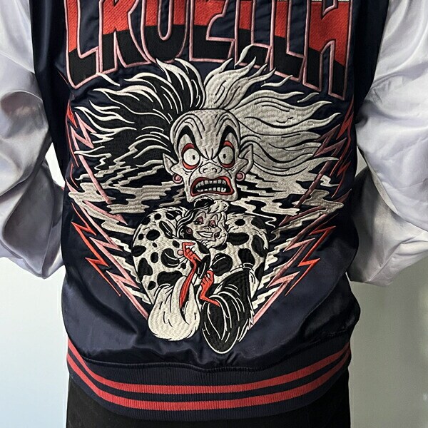 ディズニー ヴィランズ クルエラ サンダーフォン スカジャン L ブルゾン