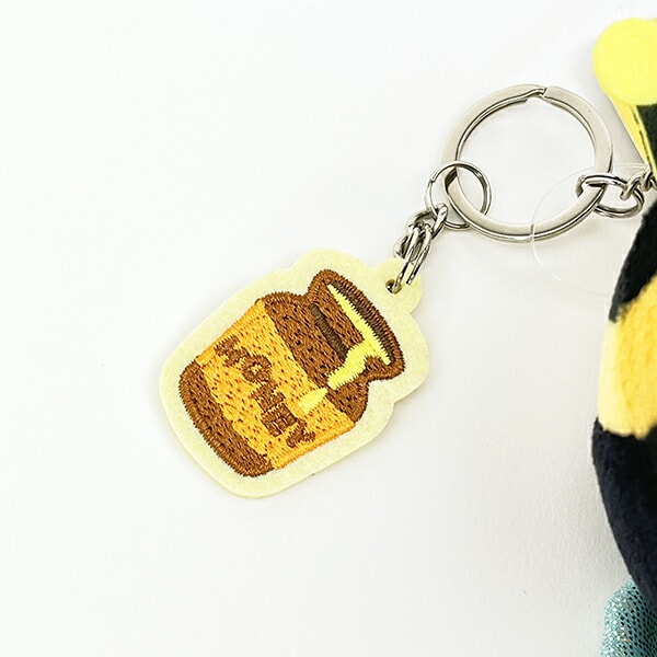 クレヨンしんちゃん はち なりきりアニマル刺繍チャームつきぬいぐるみキーリング ぬいぐるみ