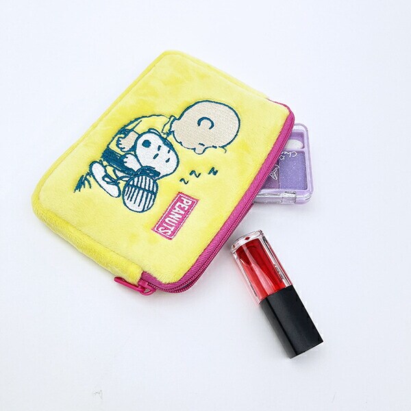 スヌーピー チャーリー・ブラウン ミニティッシュポーチ付きパスケース  SNOOPY