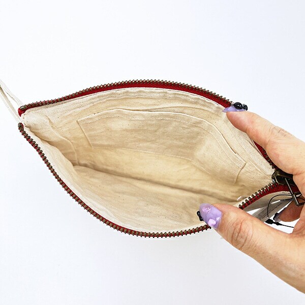 タヌキとキツネ 刺繍ポーチ