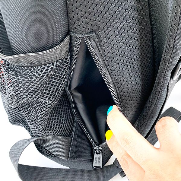 オサムグッズ リュック スクエア ホワイトロゴ リュック バッグ 通学 旅行 学校