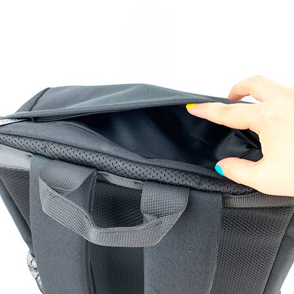 オサムグッズ リュック スクエア ホワイトロゴ リュック バッグ 通学 旅行 学校