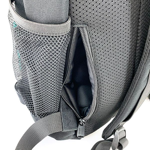 オサムグッズ リュック スクエア グレーロゴ リュック バッグ 通学 旅行 学校