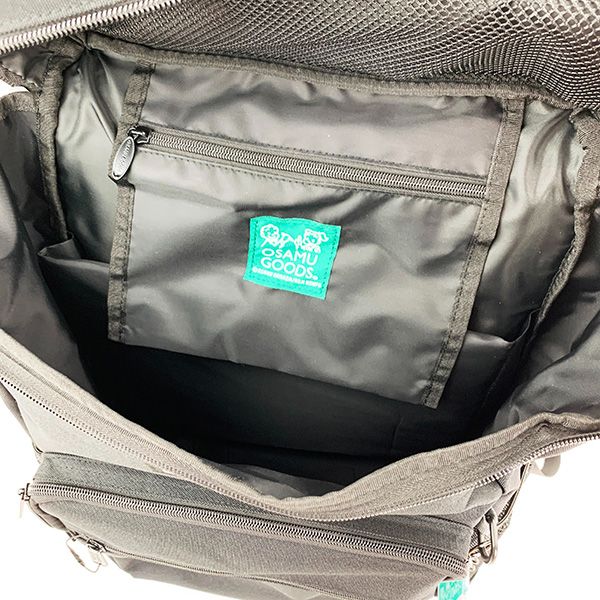 オサムグッズ リュック スクエア グレーロゴ リュック バッグ 通学 旅行 学校