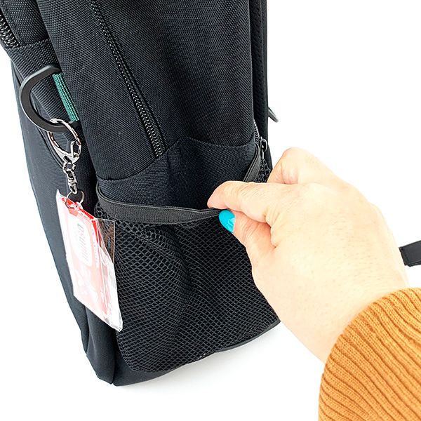 オサムグッズ リュック ラウンド ホワイトロゴ リュック バッグ 通学 旅行 学校