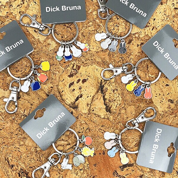 ミッフィー miffy 4連タイニーチャーム キーホルダー 洋服