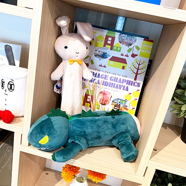 クレヨンしんちゃん 怪獣シリマルダシ ダイカットペンポーチ 文具 グリーン