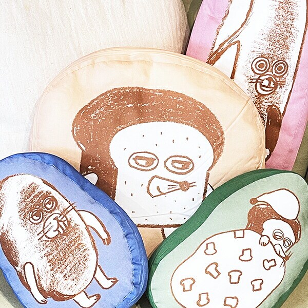 パンどろぼう ダイカットクッション(L) (ピンク)