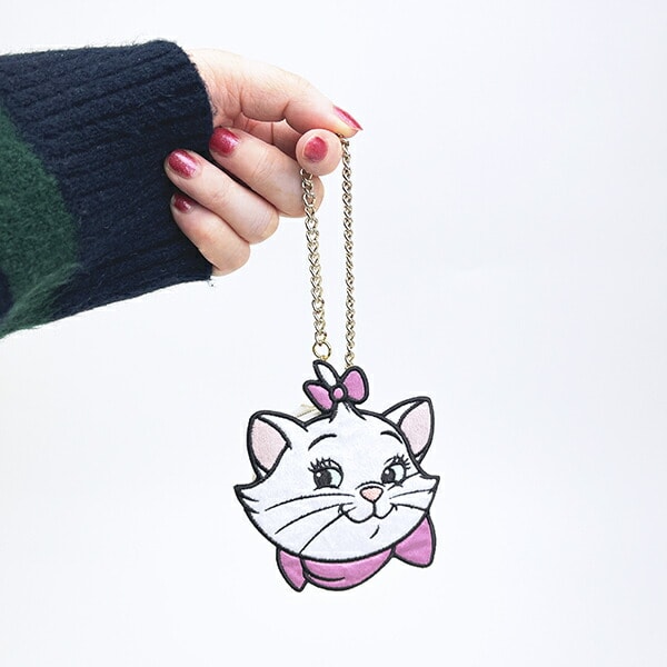 ディズニー マリー ダイカットポーチチャーム ACCOMMODE アコモデ Disney