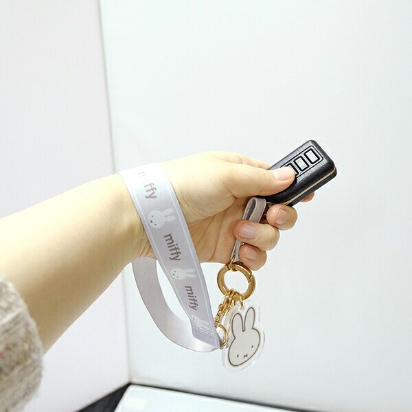 ミッフィー スマートキーハンドストラップ ミッフィーフェイス カー用品 鍵 miffy