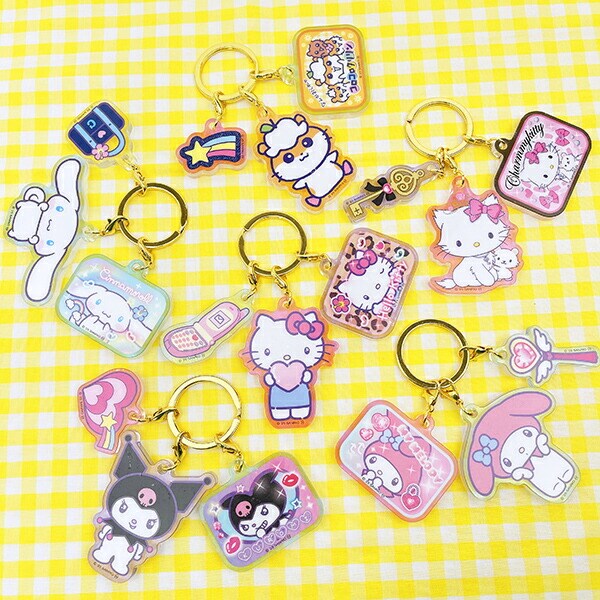 サンリオ ハローキティ 3連アクリルキーホルダー 胸キュンメモリーズ Sanrio