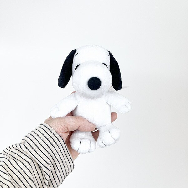 スヌーピー 手のひらぬいぐるみ　 人形 インテリア SNOOPY