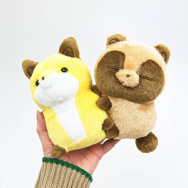 タヌキとキツネ 抱きつき ぬいぐるみ